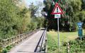 Renovierungsbedürftige Holzbrücke am Radschnellweg Langen